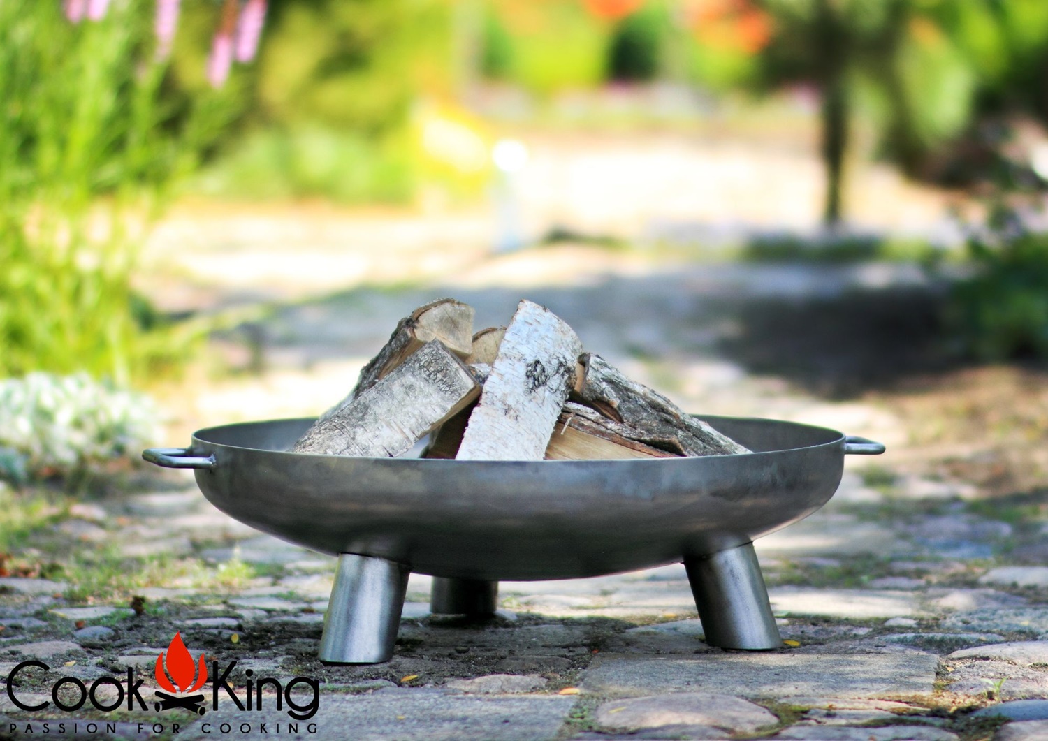 Set: Dreibein H 180 cm mit Grillrost Ø 60 cm Edelstahl + Feuerschale "Bali" Ø 70 cm Schwenkgrill