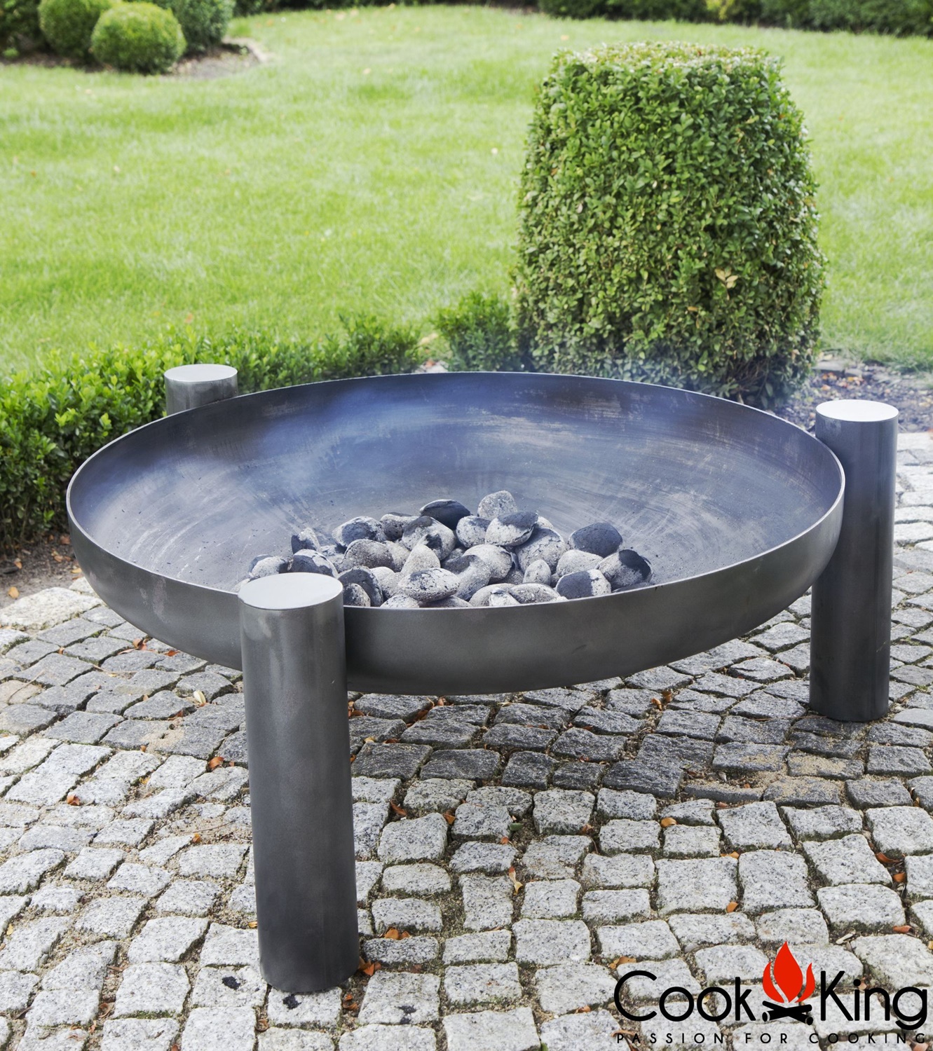 Feuerschale "Palma" Ø 70 cm Feuerstelle für den Garten aus Stahl Feuerkorb als Wärmequelle oder Gril