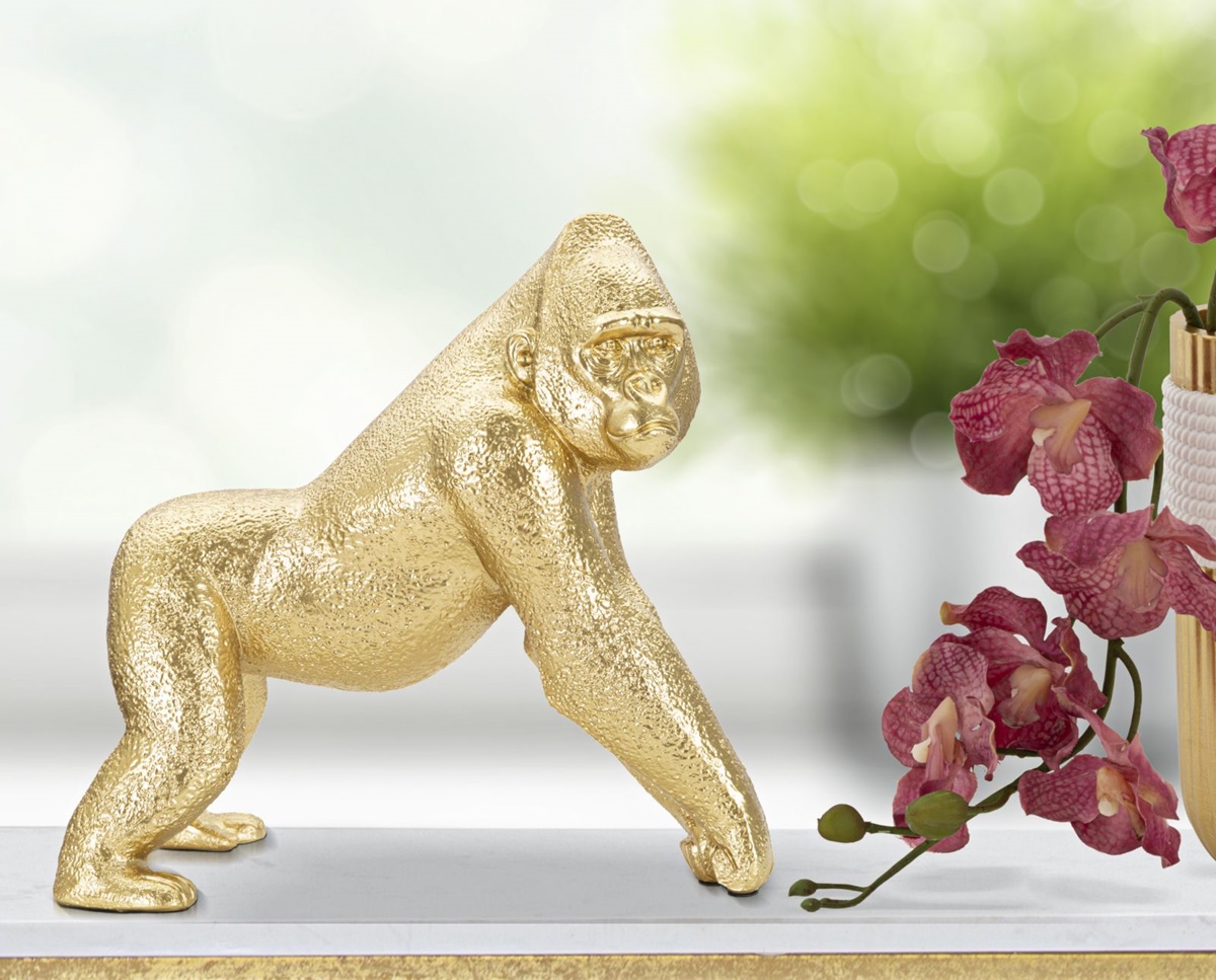 Dekofigur Gorilla stehend Tierfigur in edler goldenen Optik Fell fein strukturiert H 22,8 cm