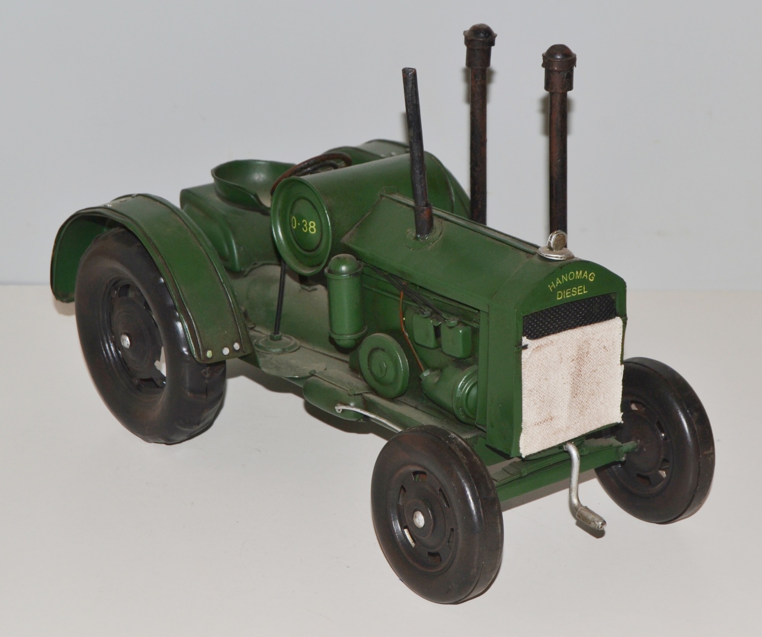Blechtraktor Nostalgie Modellauto Oldtimer Marke Hanomag Schlepper Traktor Modell aus Blech L 33 cm