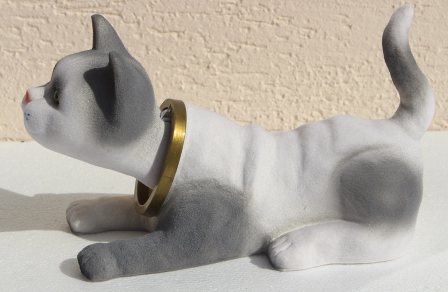 Wackel Figur Katze hell grau Wackelfigur H 15 cm groß liegend Dekofigur mit Wackelkopf