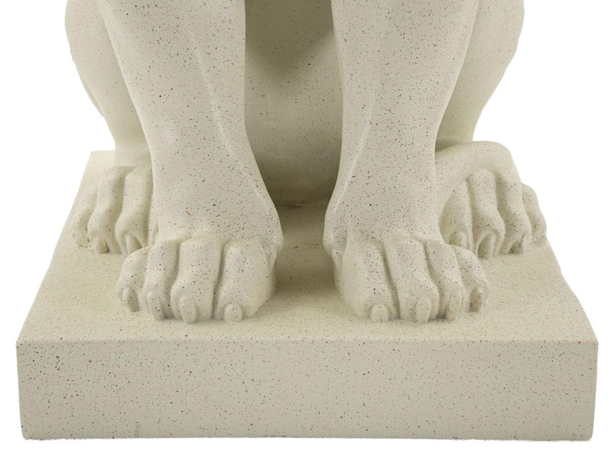 Dekofigur Löwe gerade sitzend auf Sockel Tierfigur  Skulptur Löwe beige in Steinoptik H 40 cm