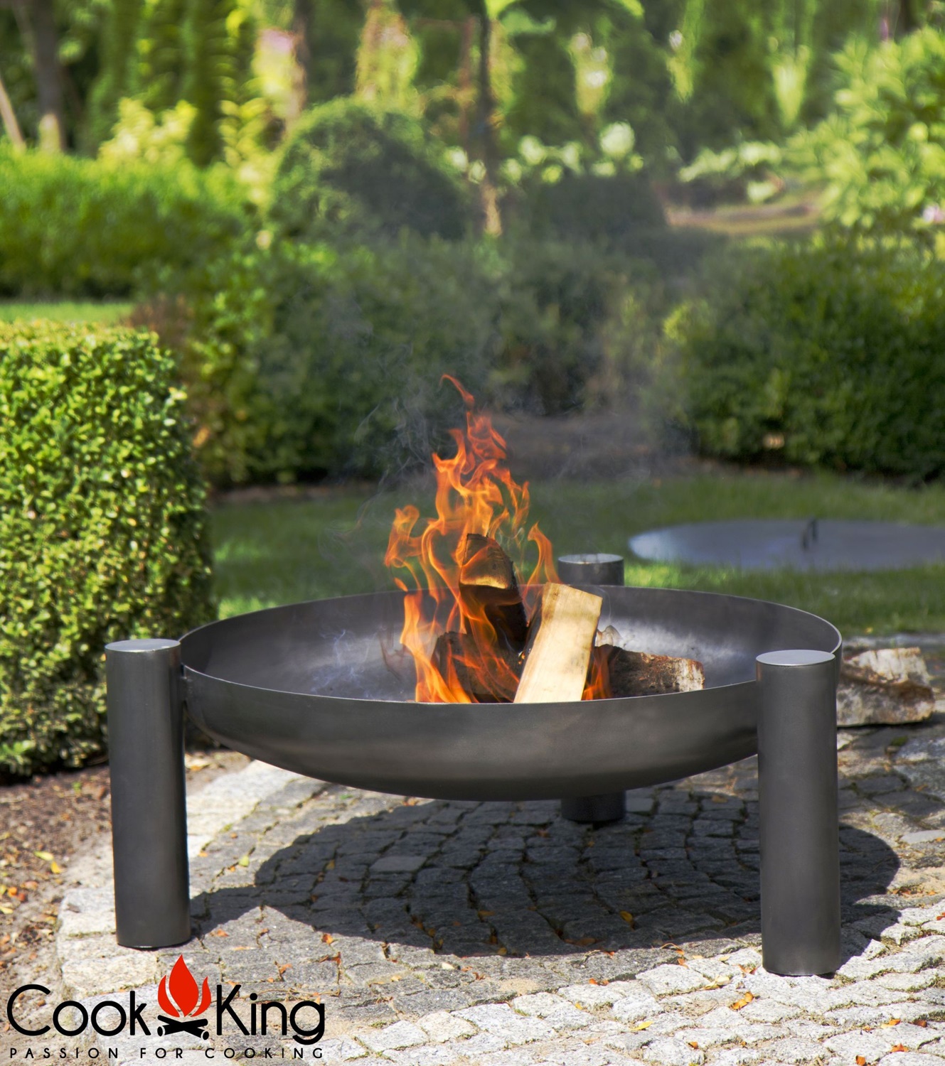 Feuerschale "Palma" Ø 70 cm Feuerstelle für den Garten aus Stahl Feuerkorb als Wärmequelle oder Gril